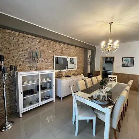 Holiday home Vojnovic Omis